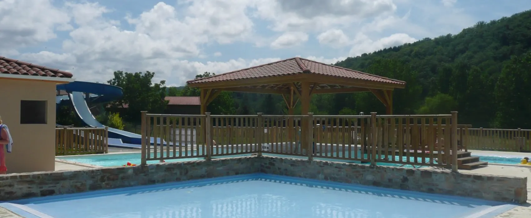 Flower Camping - Le Port de Lacombe