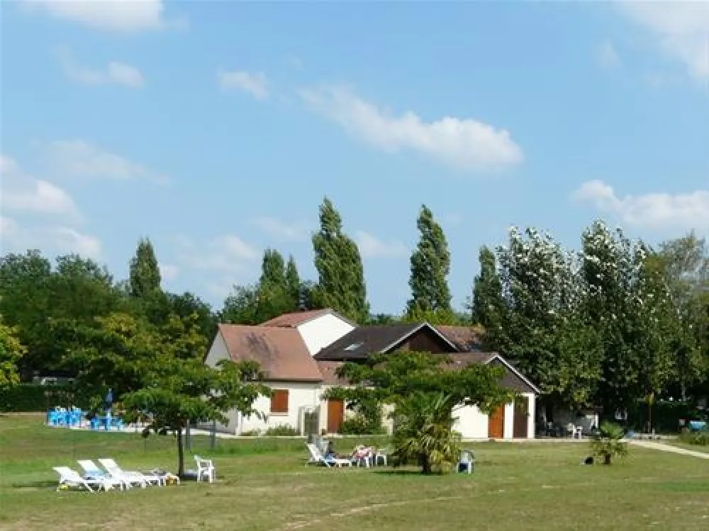 Flower Camping - Le Port de Lacombe