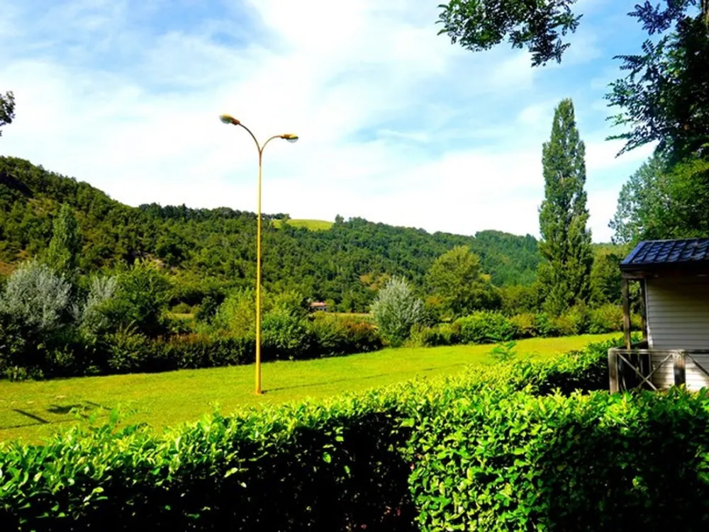 Flower Camping - Le Port de Lacombe