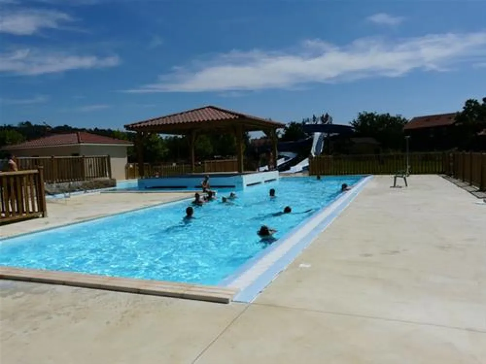 Flower Camping - Le Port de Lacombe