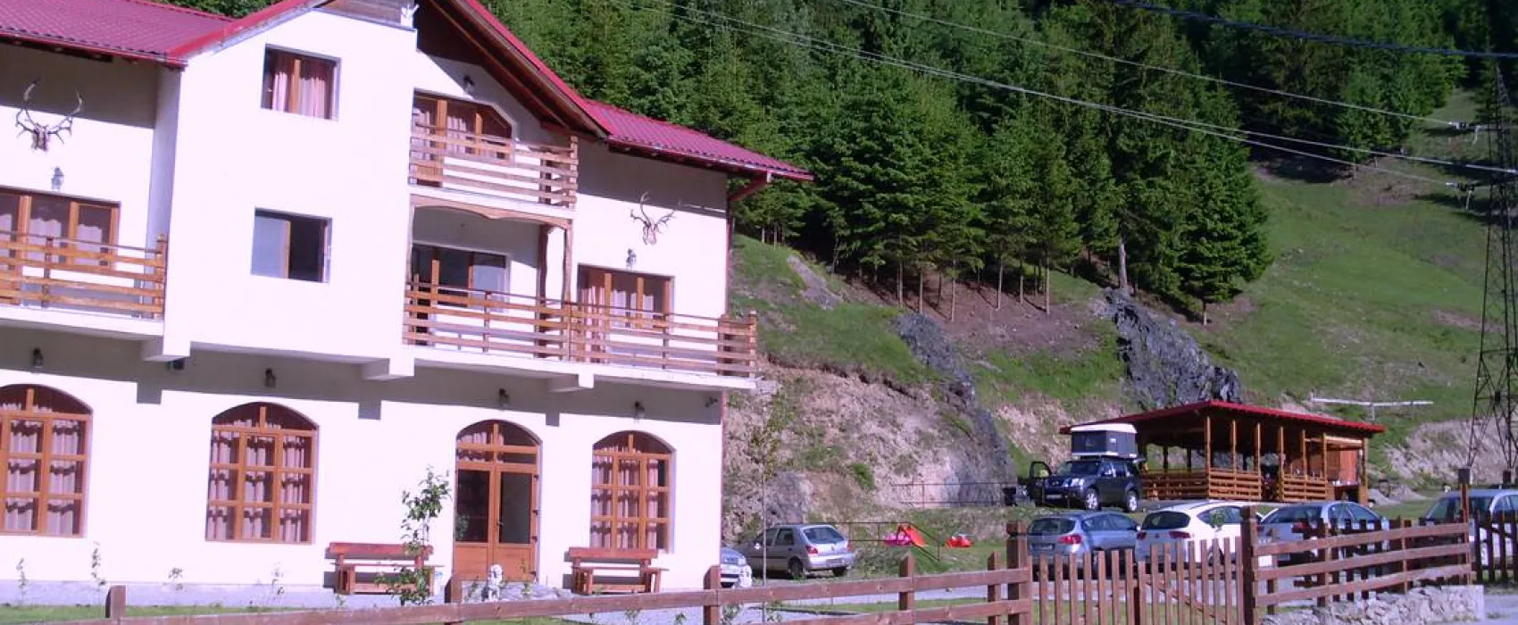 Pensiune camping laura borsa