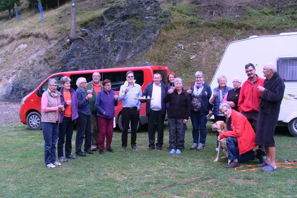 Pensiune camping laura borsa