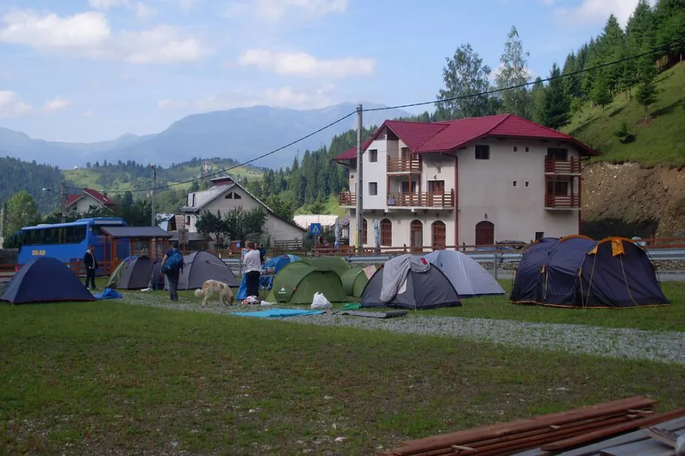 Pensiune camping laura borsa