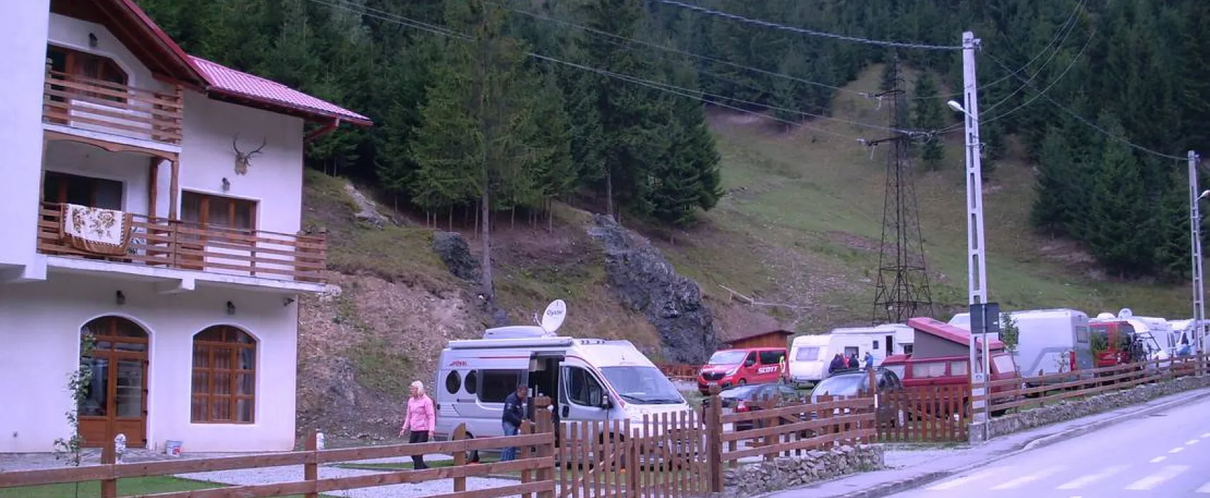 Pensiune camping laura borsa