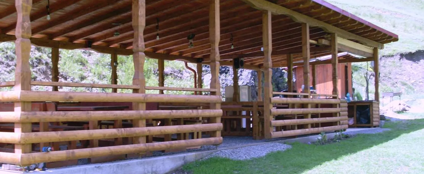 Pensiune camping laura borsa