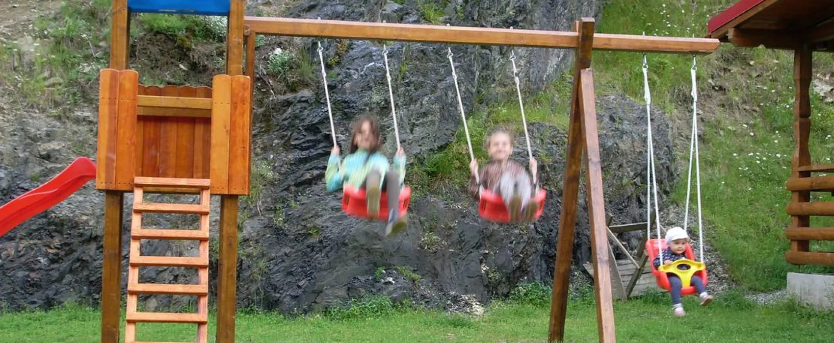 Pensiune camping laura borsa