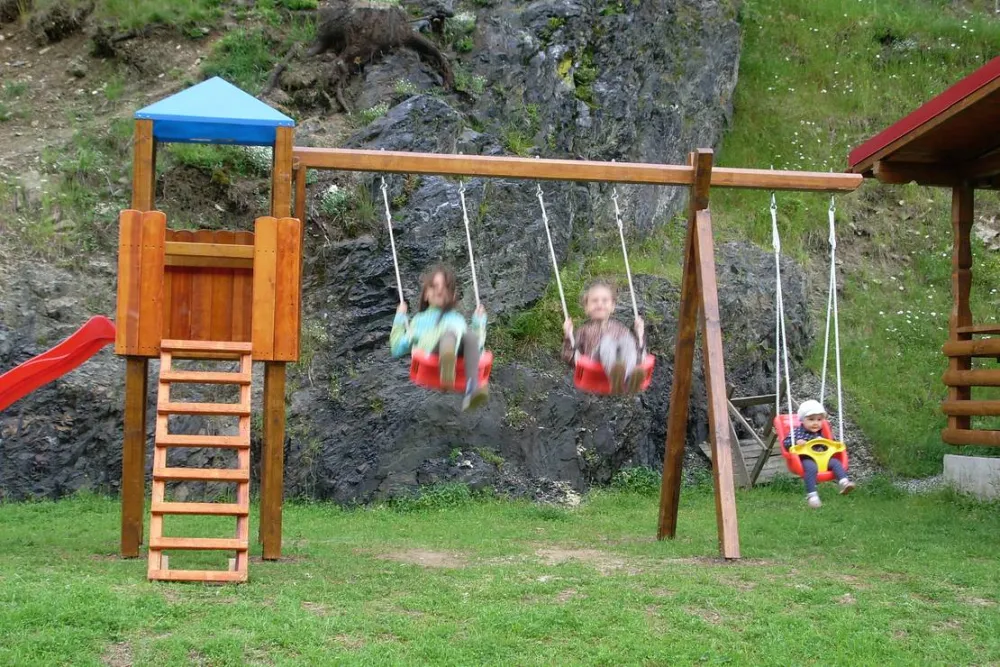 Pensiune camping laura borsa