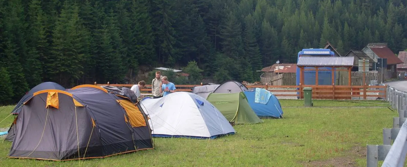 Pensiune camping laura borsa