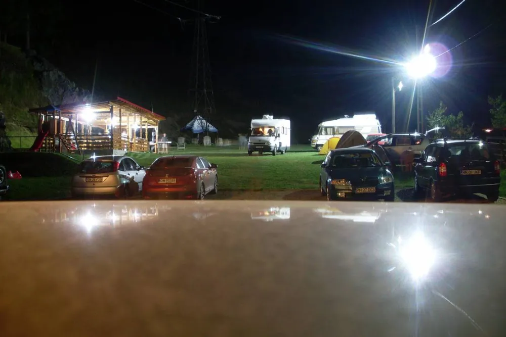 Pensiune camping laura borsa