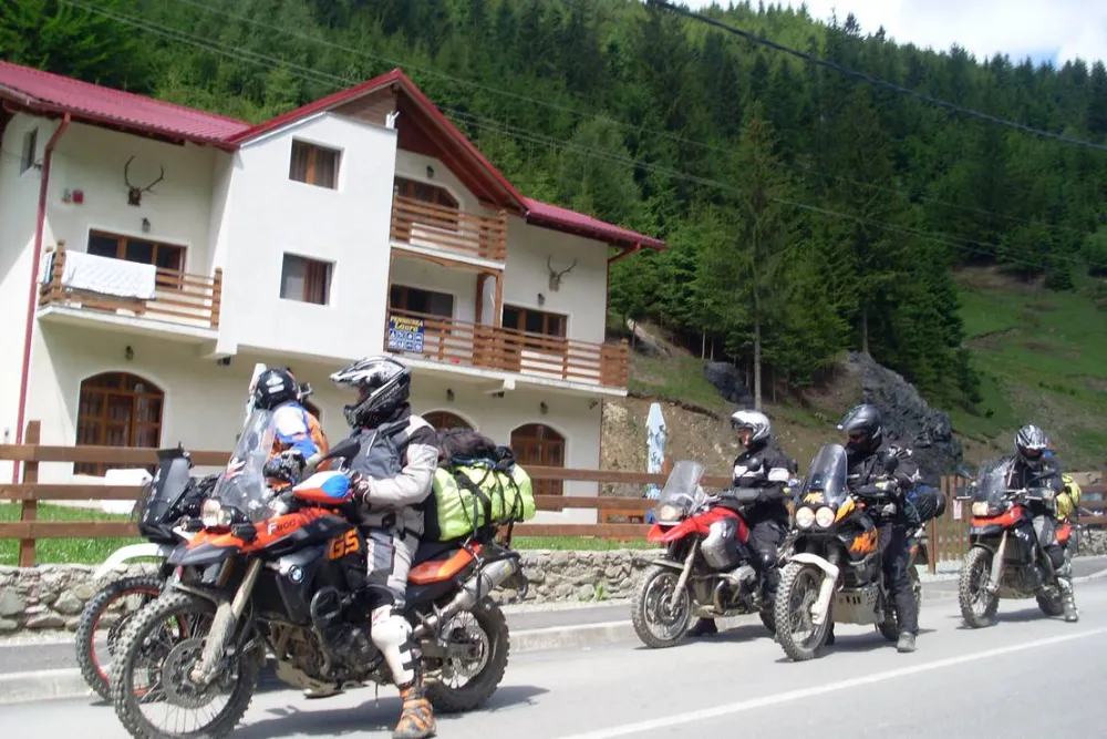 Pensiune camping laura borsa