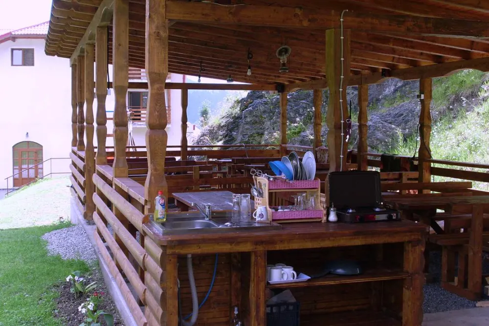 Pensiune camping laura borsa