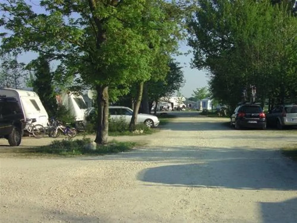 Campingplatz Schwarzfelder Hof