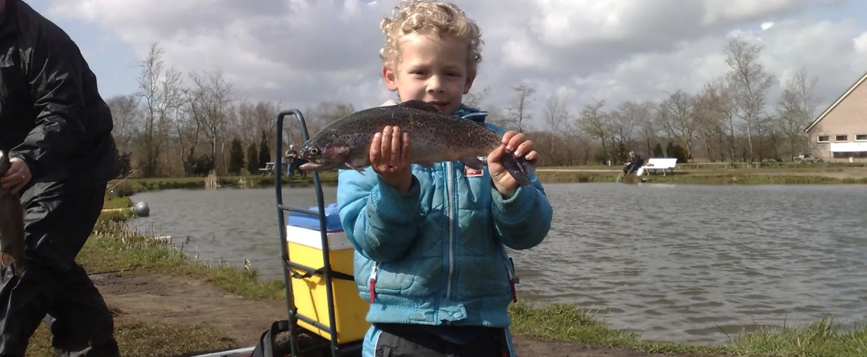 DE WOLDSTEK Forellenvisvijvers & Minicamping