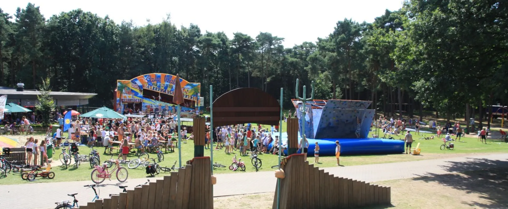 Camping en Speelpark De Heldense Bossen