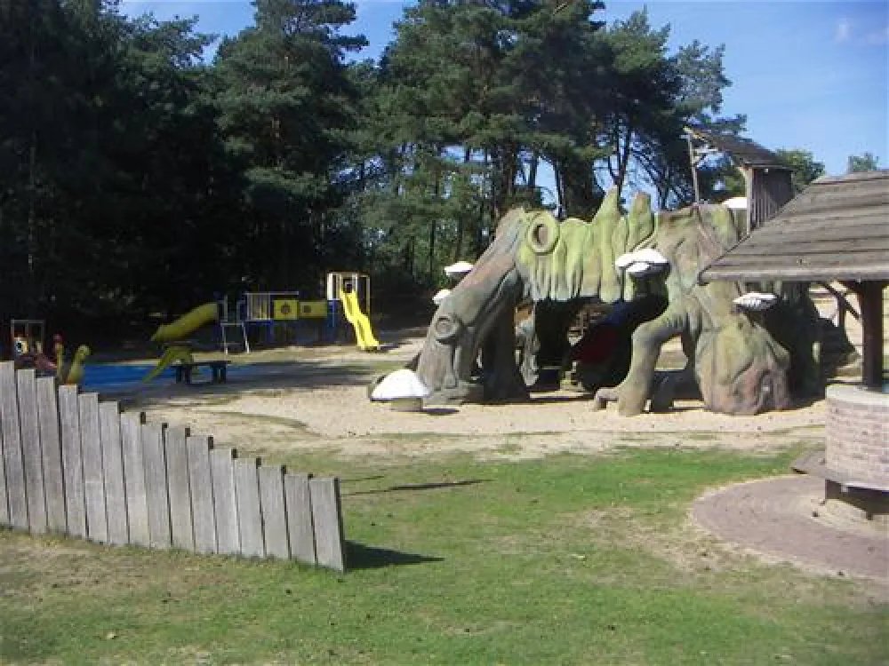 Camping en Speelpark De Heldense Bossen