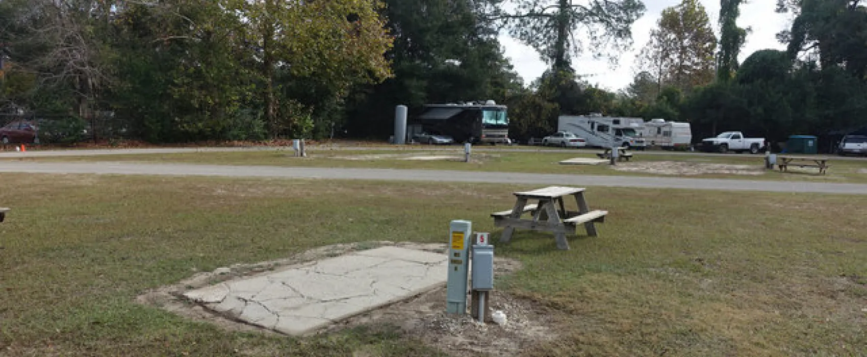 Lakeside Travel Park