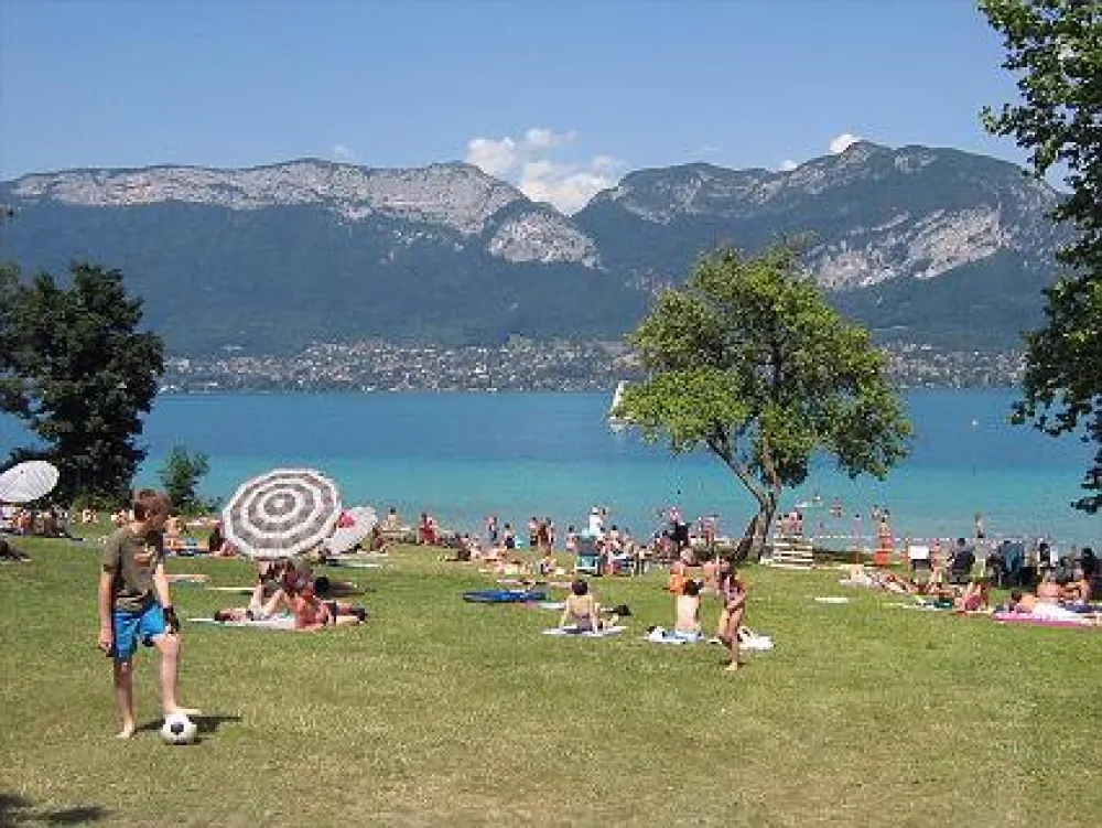 Camping Au Coeur du Lac