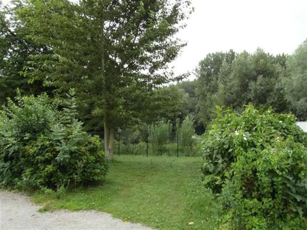 Camping Parc Des Cygnes  