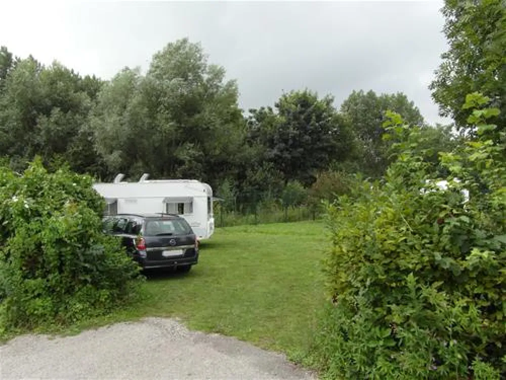 Camping Parc Des Cygnes  
