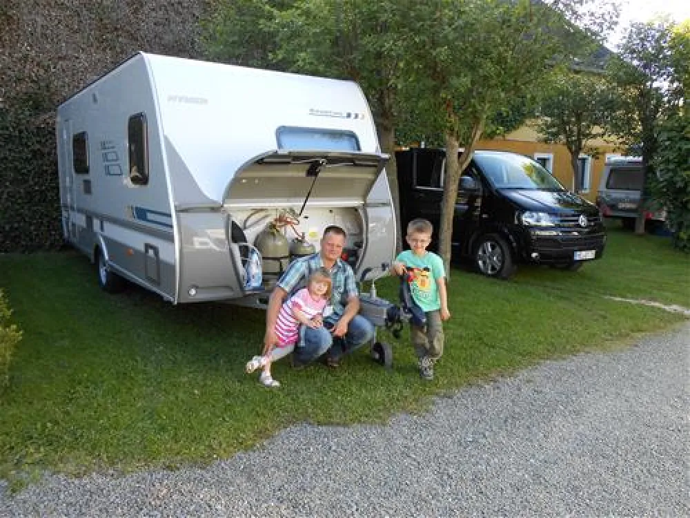 Hotel & Camping Schloss Issigau