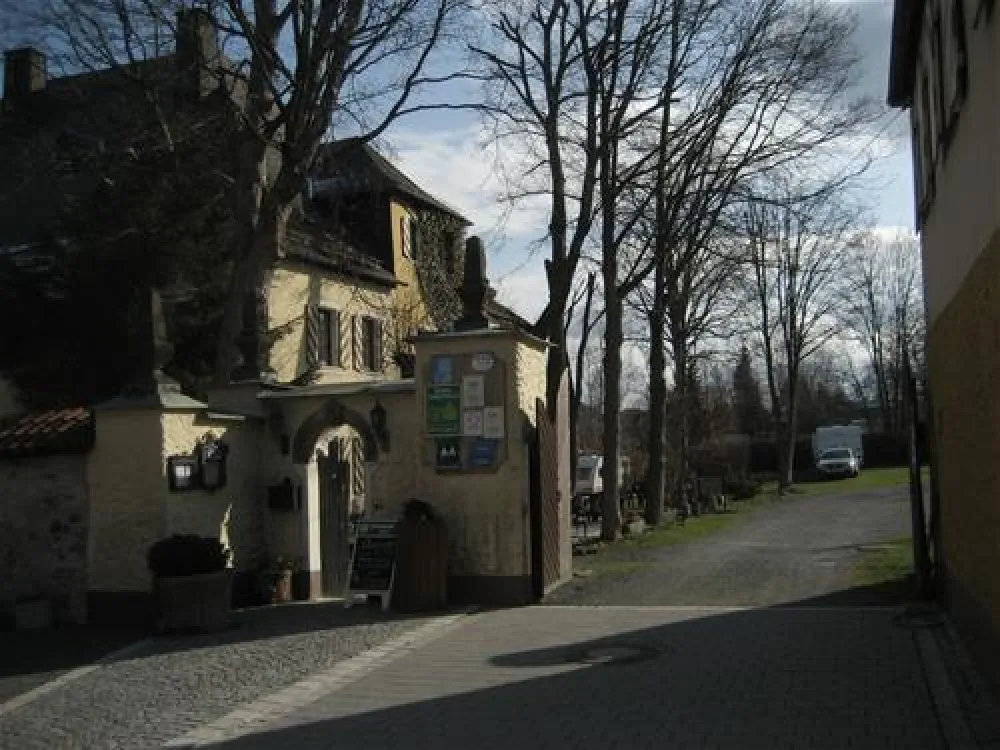 Hotel & Camping Schloss Issigau