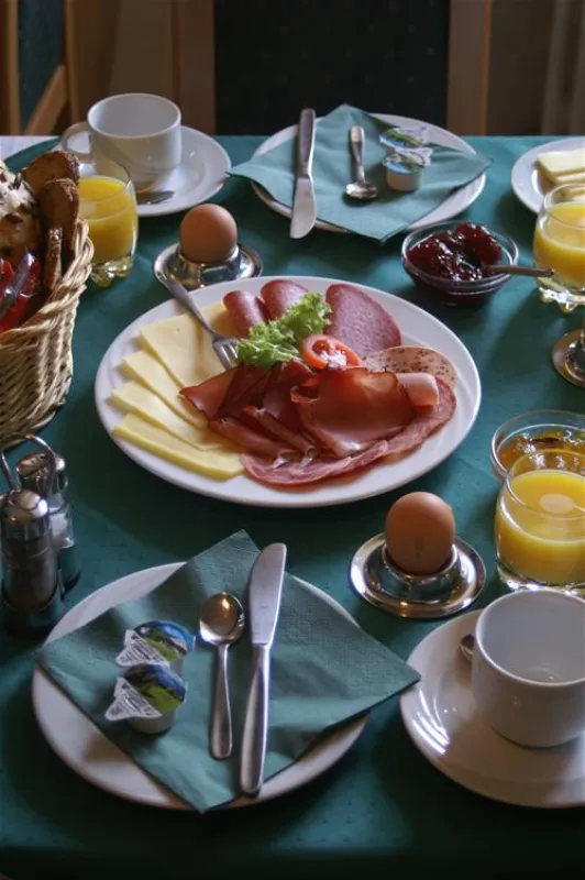 Hotel & Camping Schloss Issigau