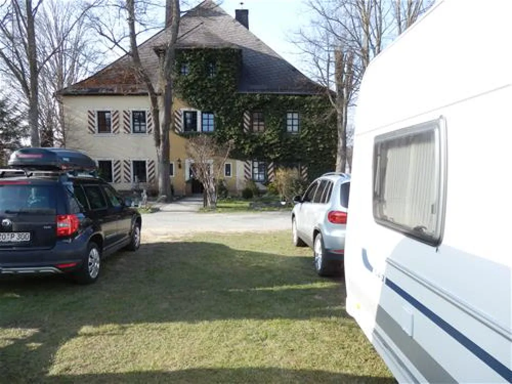 Hotel & Camping Schloss Issigau