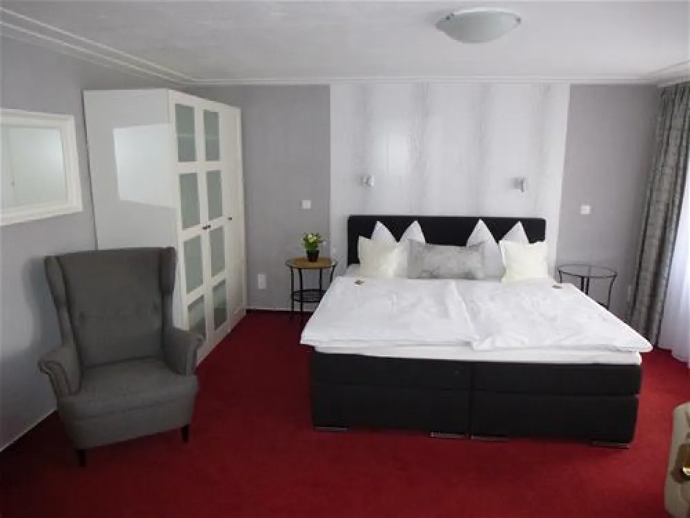 Hotel & Camping Schloss Issigau