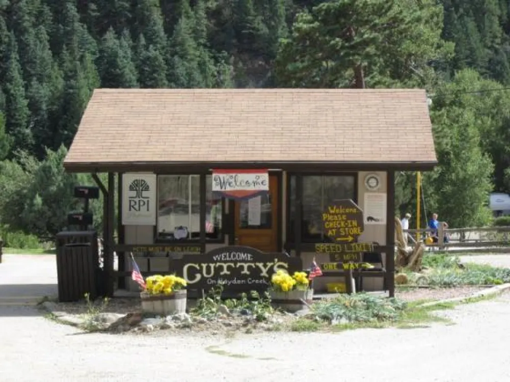 Cutty's Hayden Creek Resort