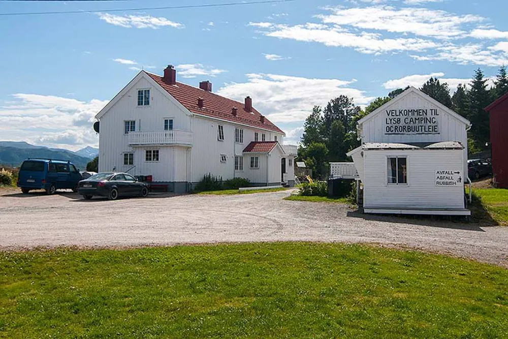 Lysø Naturcamping + Ferienhäuser