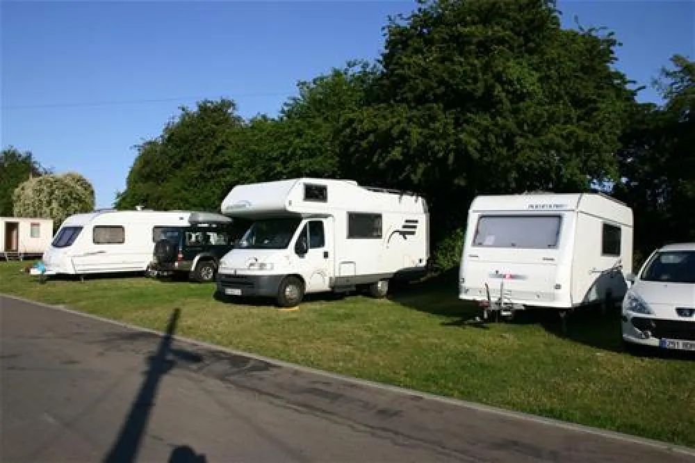 Sutton Vale Country Club & Caravan Park