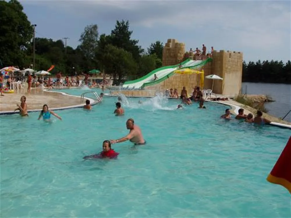 Camping Le Grand Lac  