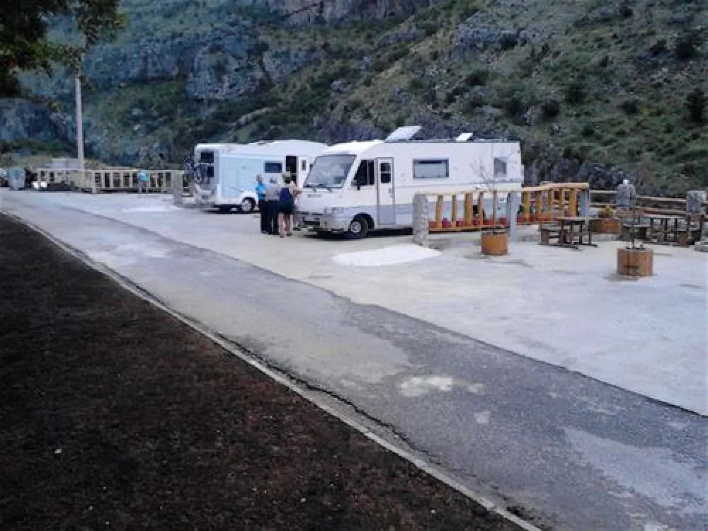 Camping Izvor-Hostel Izvor