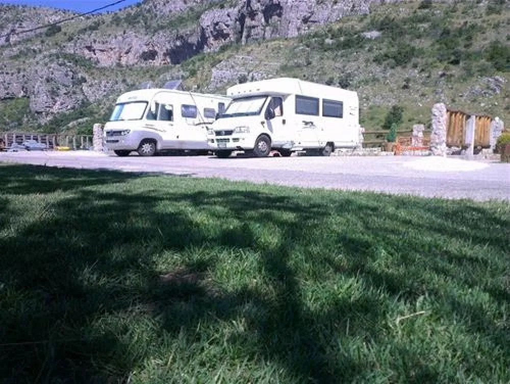 Camping Izvor-Hostel Izvor