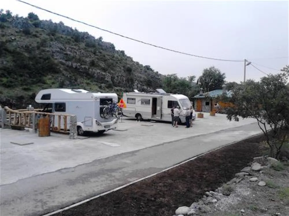 Camping Izvor-Hostel Izvor