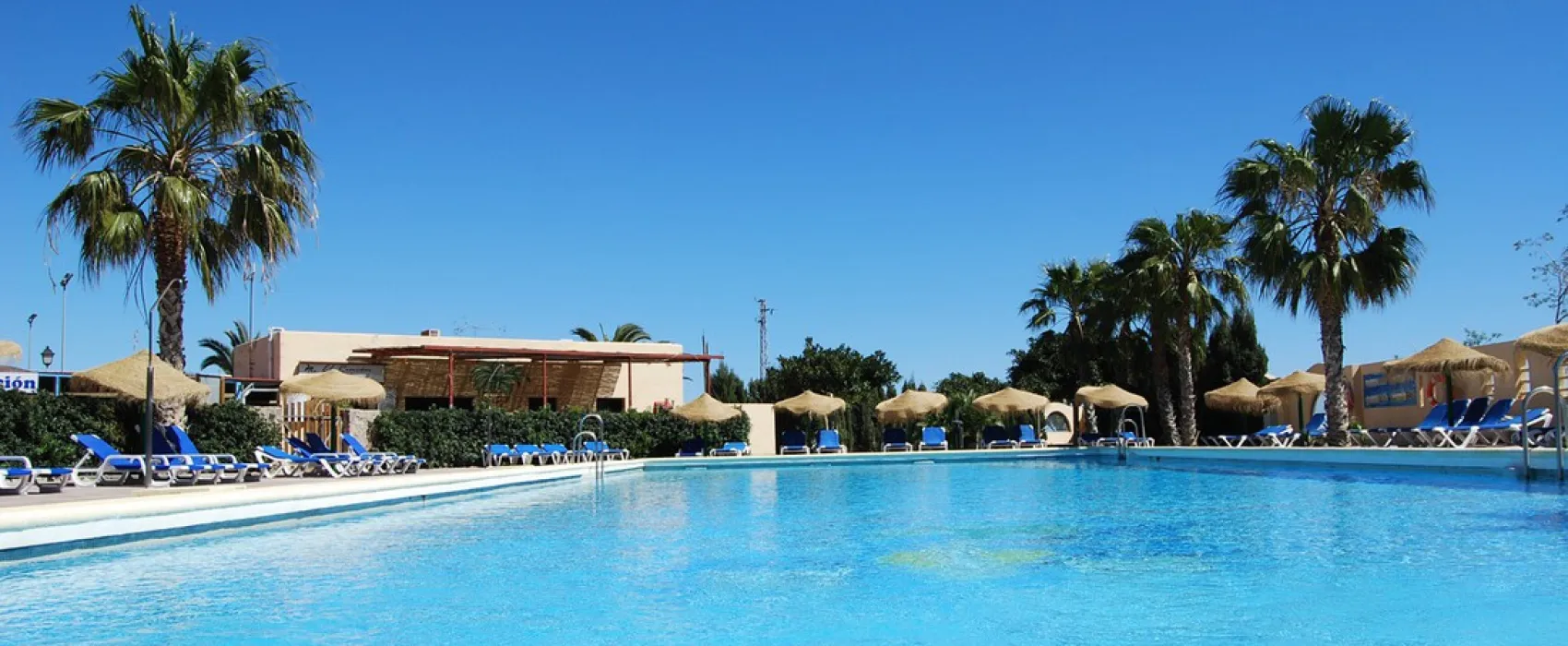 Camping Los Escullos