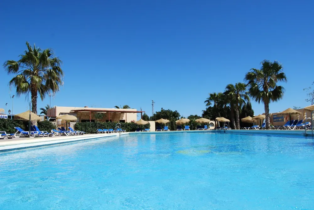 Camping Los Escullos