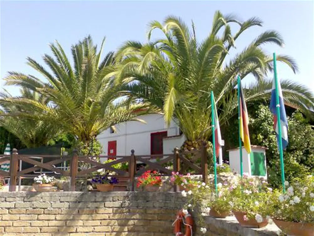 Happy Village & Camping