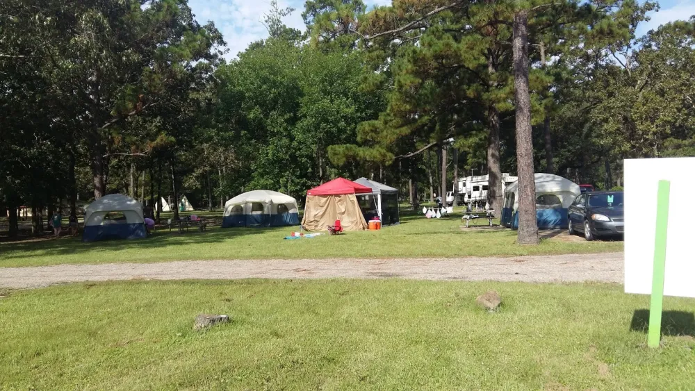 Yogi Bear's Jellystone Park - Robert LA