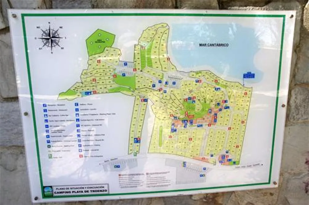 Camping Playa De Troenzo