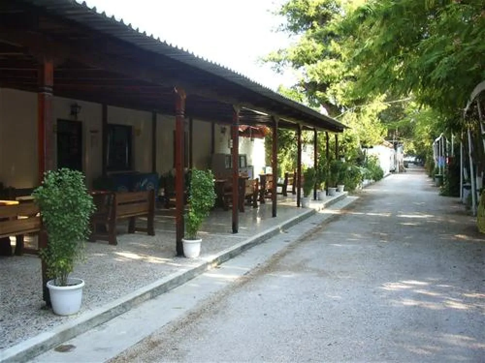 Campsite Assini Beach