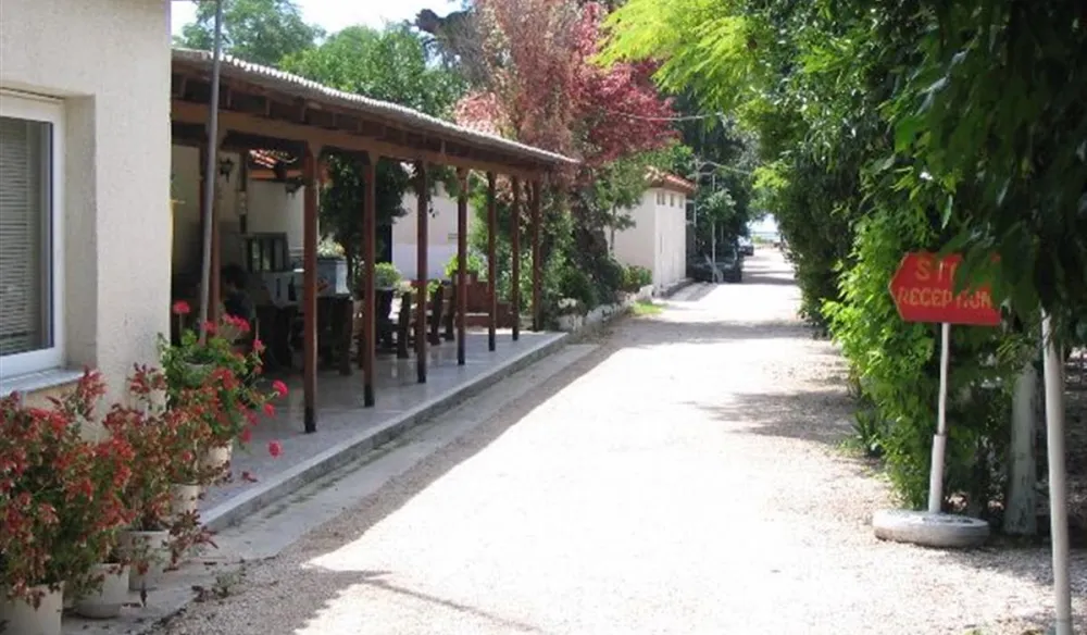 Campsite Assini Beach