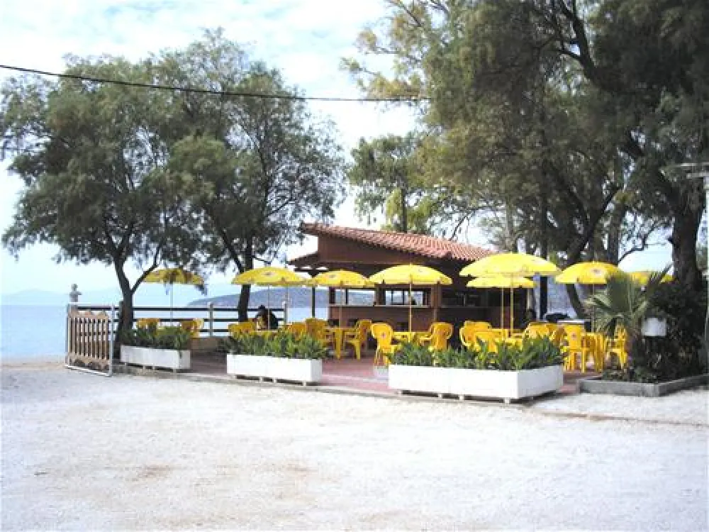 Campsite Assini Beach