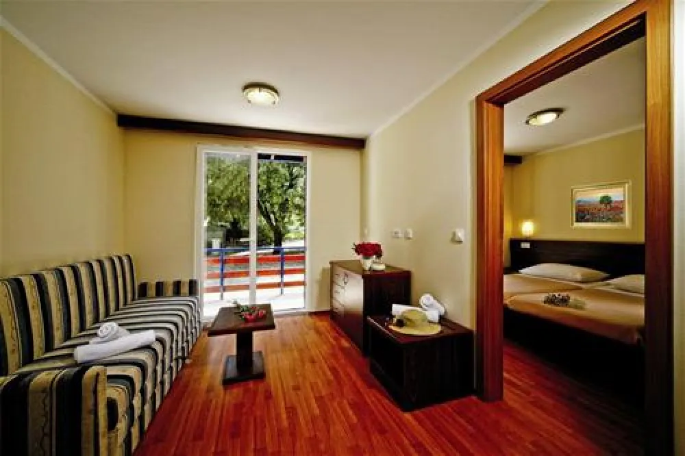 Holiday Resort and Autocamp Medveja