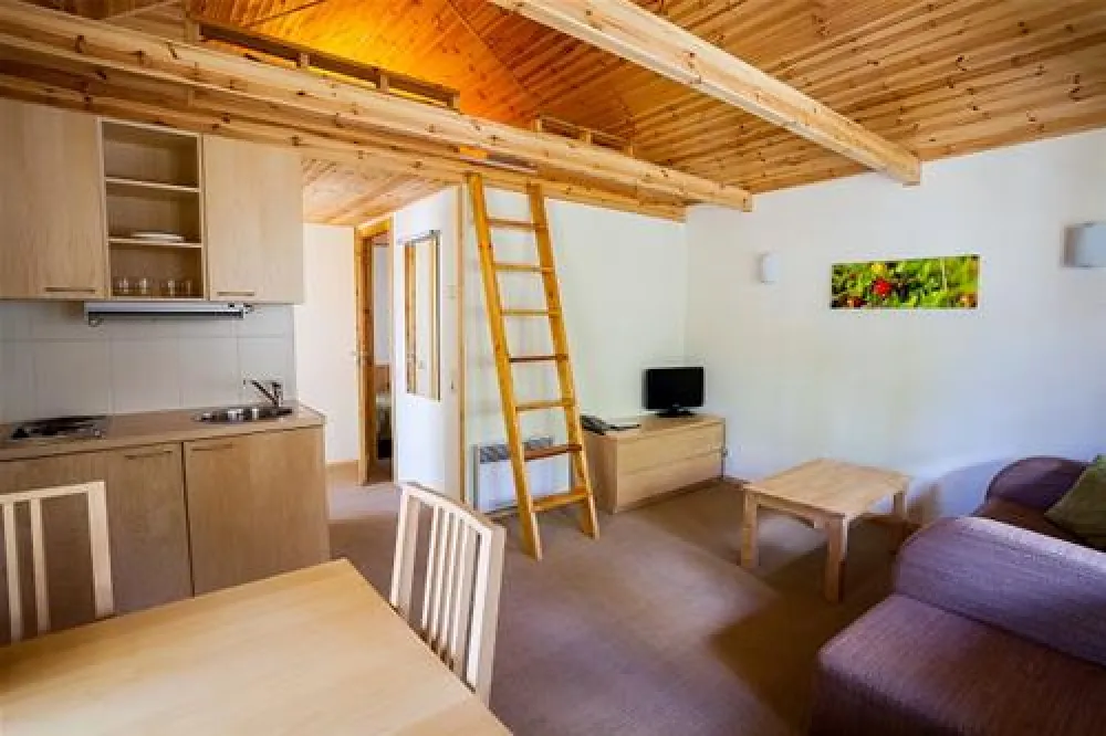 Roosta Holiday Village