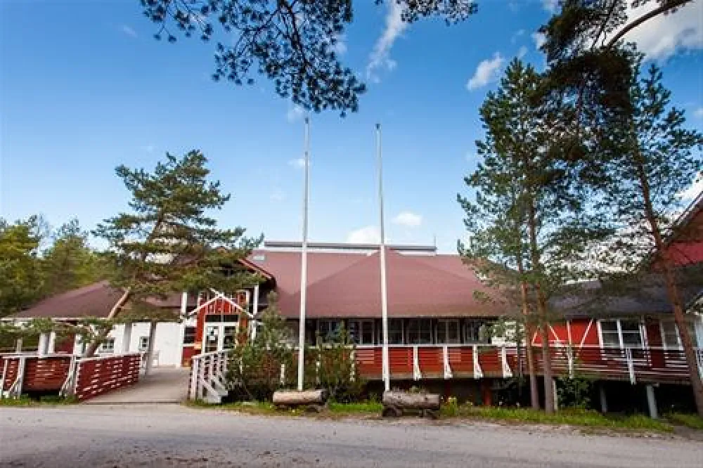 Roosta Holiday Village