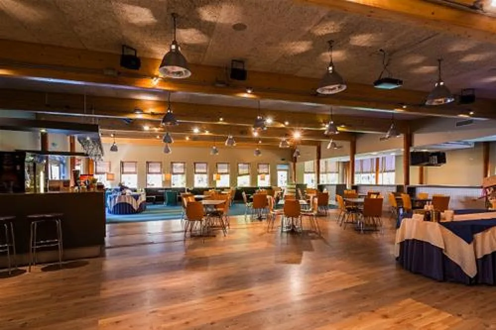 Roosta Holiday Village