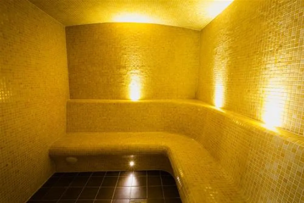 Roosta Holiday Village