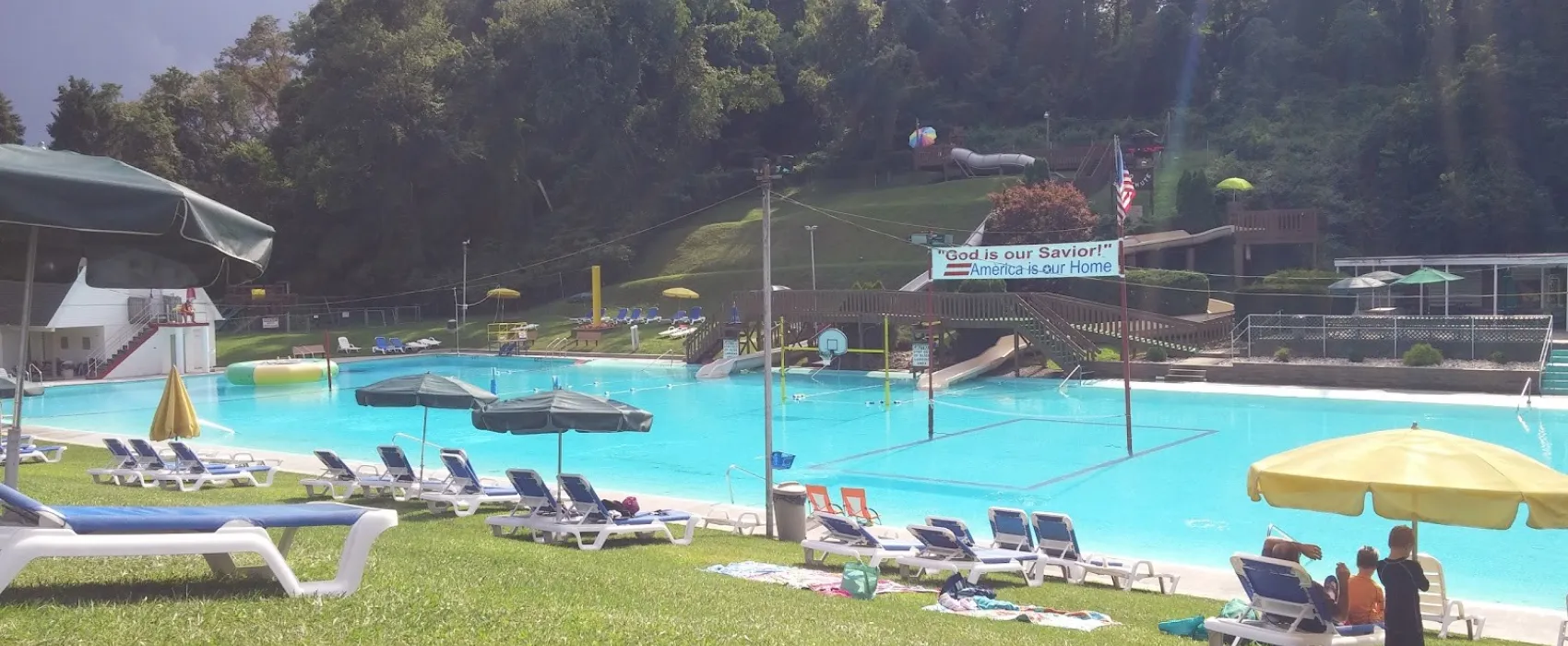 Pine Cove Beach Club & RV Resort