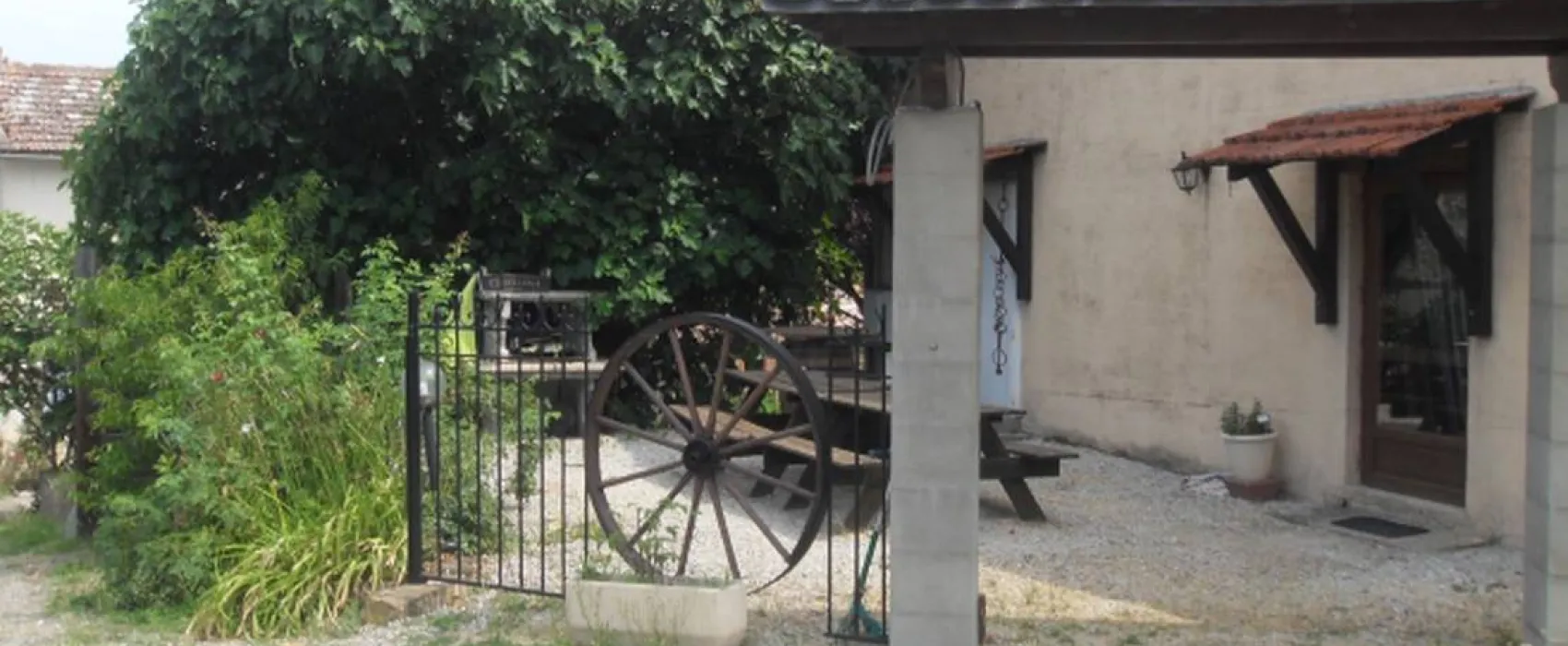 Ferme Auberge du Caillol / M. Francis Blanc
